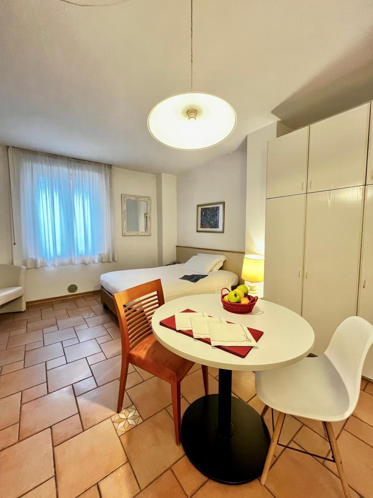 Manci Apartments By Hotel America Тренто Экстерьер фото