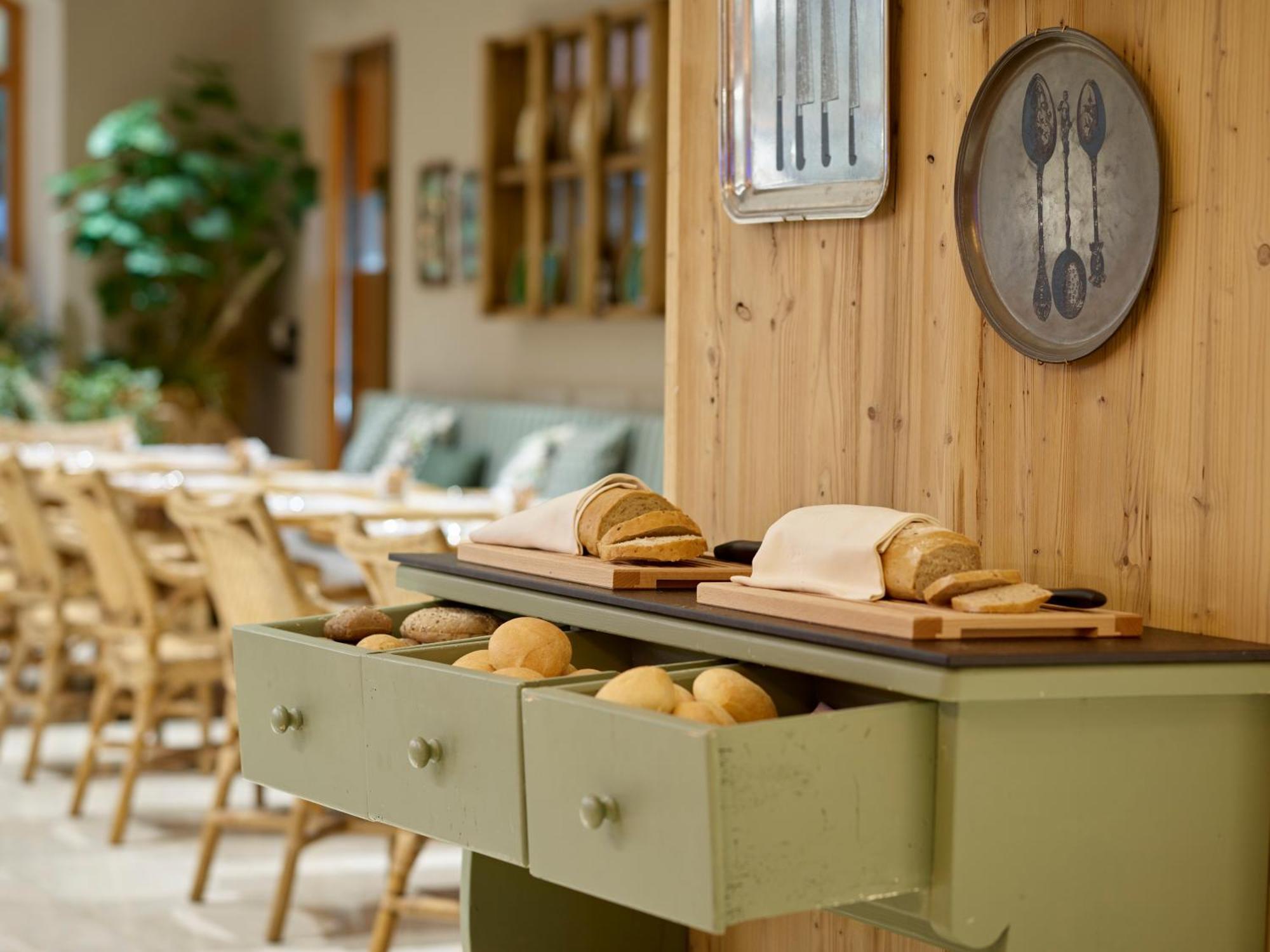 Manci Apartments By Hotel America Тренто Экстерьер фото