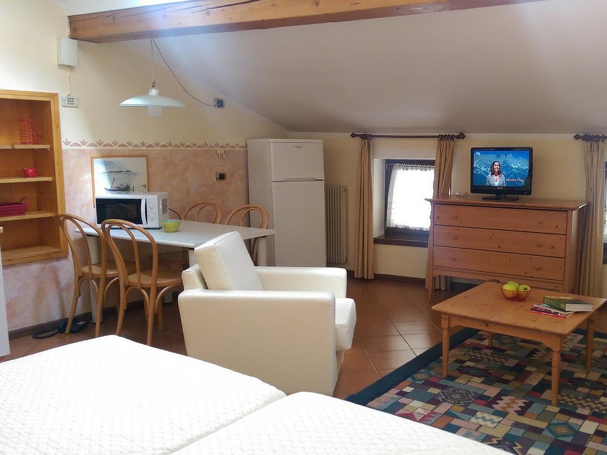 Manci Apartments By Hotel America Тренто Экстерьер фото