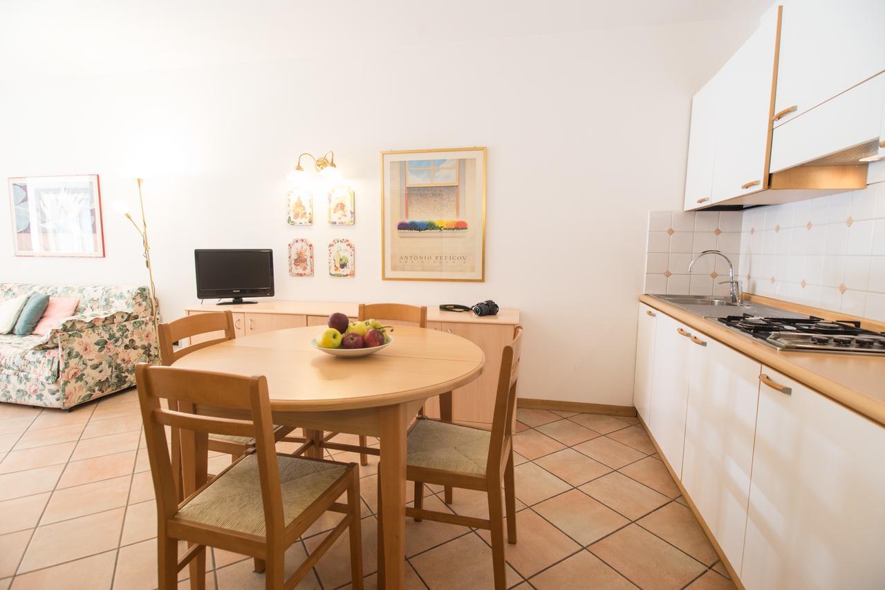 Manci Apartments By Hotel America Тренто Экстерьер фото