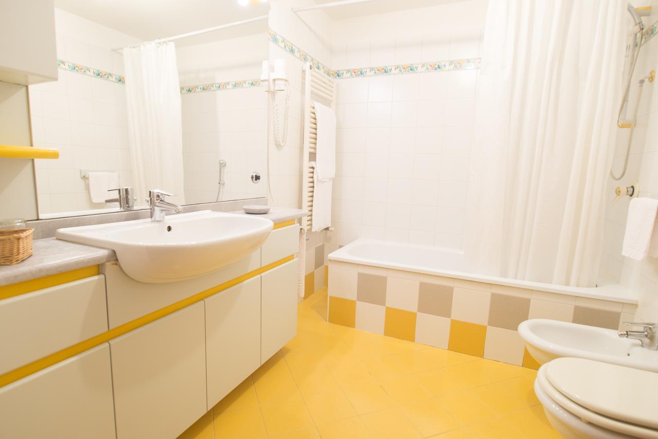 Manci Apartments By Hotel America Тренто Экстерьер фото