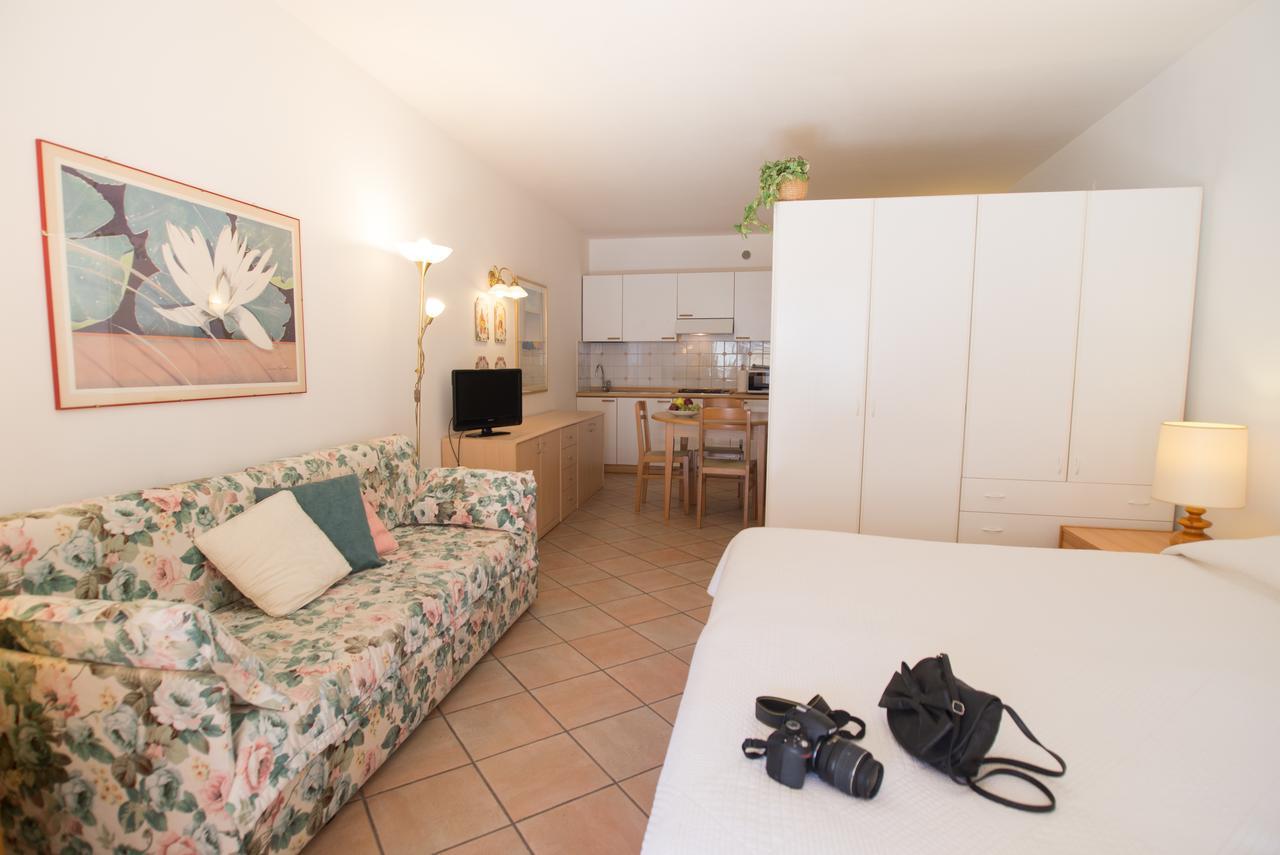 Manci Apartments By Hotel America Тренто Экстерьер фото